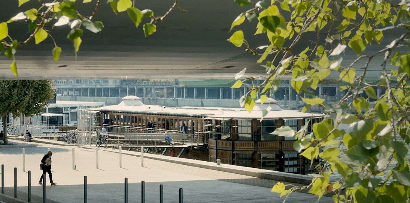 Couverture du film Sur l'Adamant